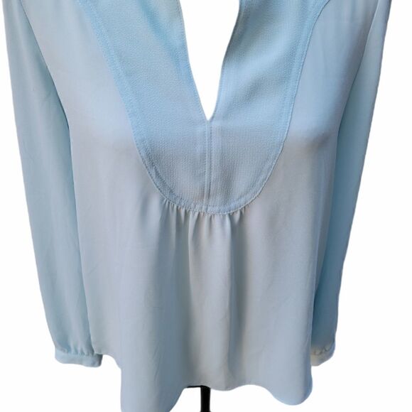 HD in Paris Anthropology Split Neck Top. Size 6. - Picture 2 of 8